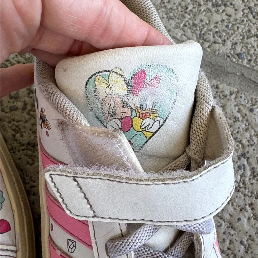 Adidas x Disney white pink Minnie Mouse friends lace up sneakers size 2